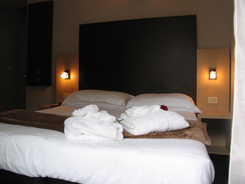 Hotel Aiglon Римини Стая снимка