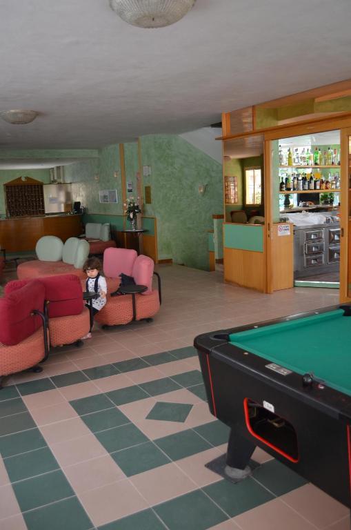 Hotel Aiglon Римини Екстериор снимка